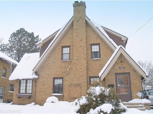 Tudor style color scheme for exterior