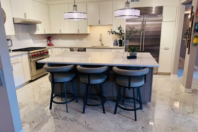 Example of a kitchen design in Chicago