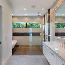 Lakehouse Bathroom