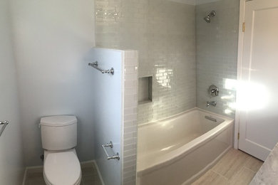 Example of a minimalist bathroom design in San Francisco