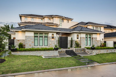 Indoor-Outdoor House