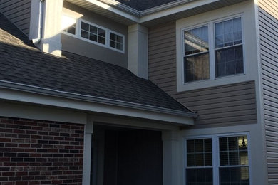Example of an exterior home design in Chicago