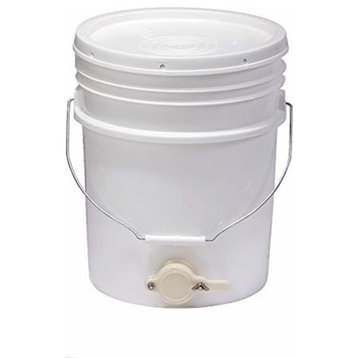 Little Giant Plastic Honey Extractor Bucket with Honey Gate Tool, 5 Gallon