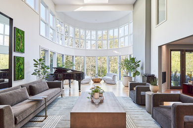 Inspiration for a modern living room remodel in Cincinnati