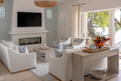 Beach style living room photo in Tampa