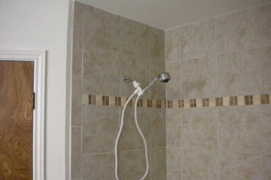 Example of a bathroom design in Austin