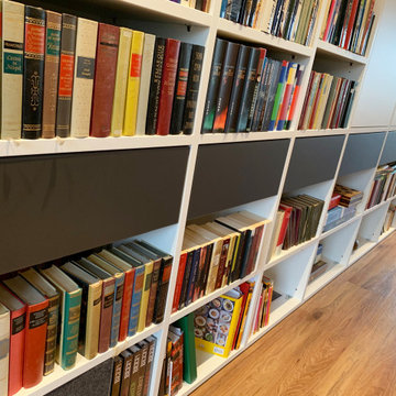 Bücherregal und TV Sideboard