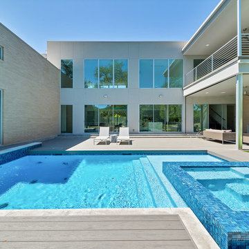 Club Oaks House