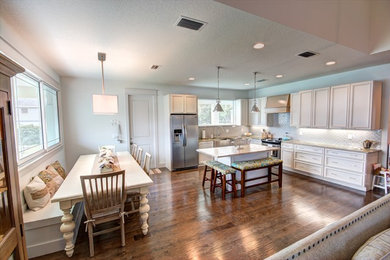 Inspiration for a contemporary kitchen remodel in Tampa