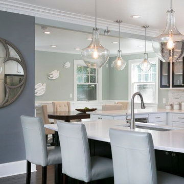Transitional kitchen with two-toned cabinets