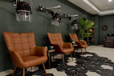 Home design - mid-century modern home design idea in Dallas