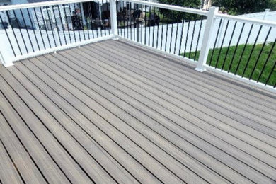 Deck photo in St Louis