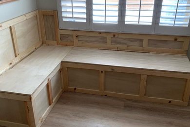 Inspiration for a mid-sized craftsman dining room remodel in Los Angeles