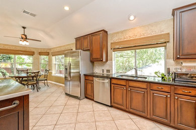 Inspiration for a timeless kitchen remodel in Austin