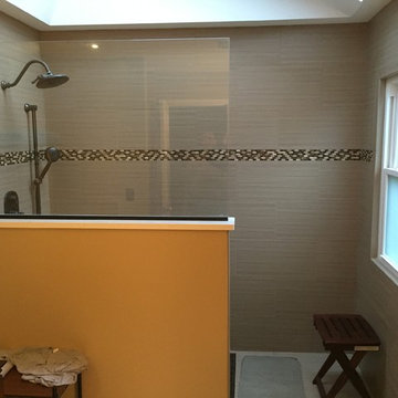Bathroom zero threshold shower