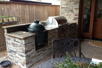 Example of a home bar design in Chicago