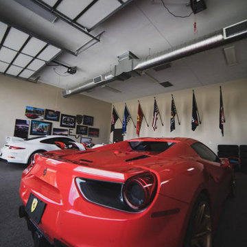 Spacious Garage and Workstatino