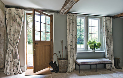 Houzz Tour: A Lakeside Manor House Regains its Country Style