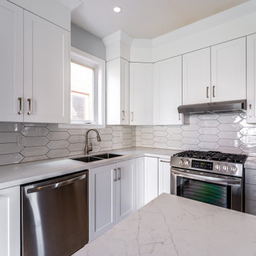 Oakville Reface + Kitchen Addition