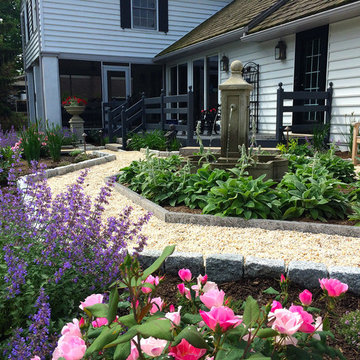 Ephrata Residence. Traditional romantic garden.