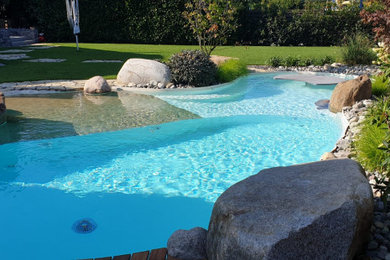 Moderner Pool in Frankfurt am Main