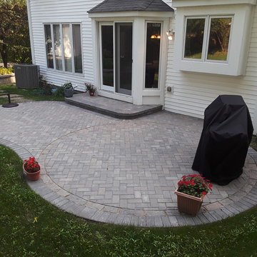 Belgard Paver Patio with Retaining Wall in Clarendon Hills, IL