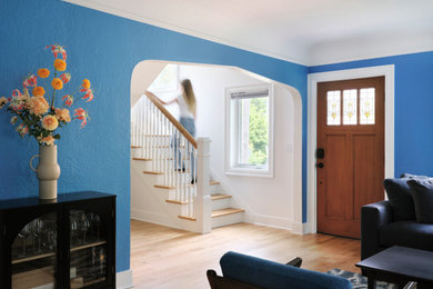 Entryway - craftsman entryway idea in Seattle