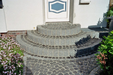 Hauseingang Basalt- und Granitpflaster