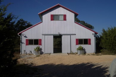 Country exterior home idea in Austin