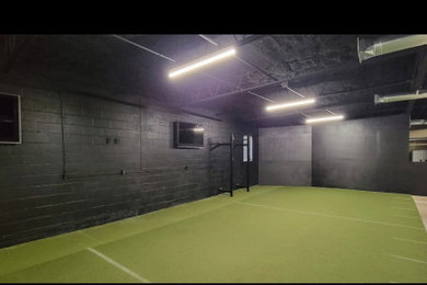Home gym photo in Other