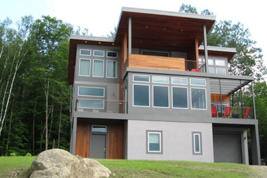 Inspiration for a modern exterior home remodel in New York
