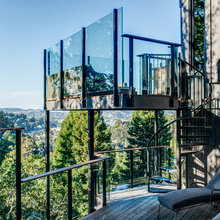 Balcony/Entryway/Deck