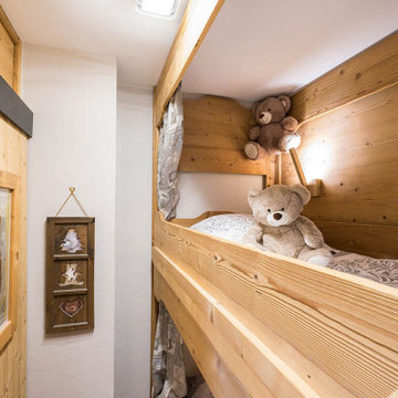 Appartement La Toussuire : kids room style chalet de montagne
