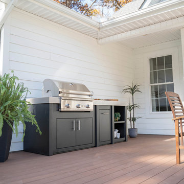 Built-In Grills & Outdoor Kitchens