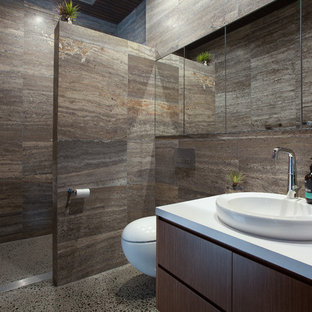 Bäder mit Travertinfliesen und Betonboden Ideen, Design & Bilder