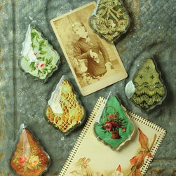 Vintage Needlework Prism Magnet Ornaments - Decorative Objects And Figurines