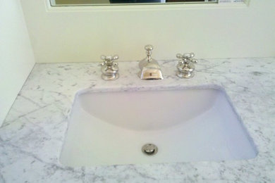 Example of an arts and crafts bathroom design in Sacramento