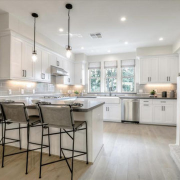 SummerHill Homes Kitchens: Montecito Residence 2M Kitchen