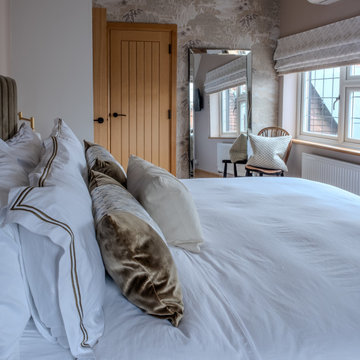 Master Bedroom Suite with Walk In Wardrobe