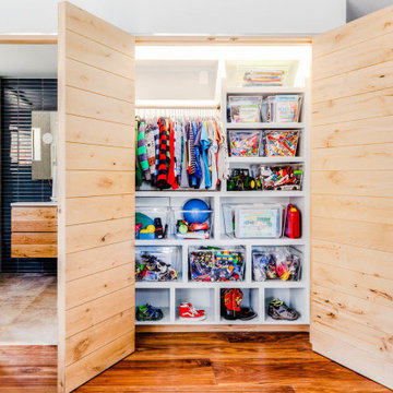 Kid Closet Organization