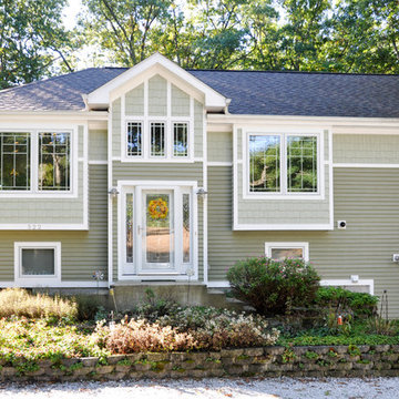 Angled End Walls Capitalize on Great Wooded Views