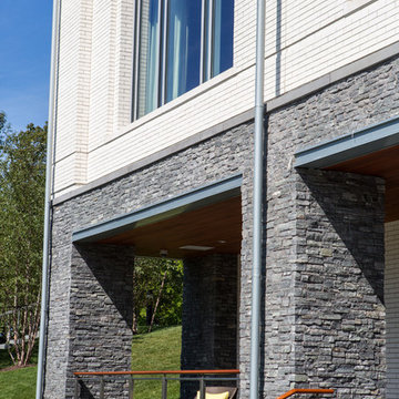 Combining Brick & Natural Stone: Country Club