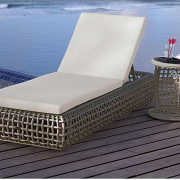 Dynasty Chaise in Grey Wicker