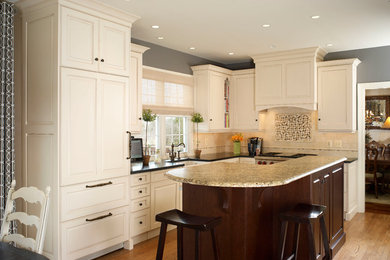 Elegant kitchen photo in Philadelphia