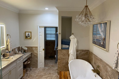 Inspiration for a contemporary bathroom remodel in Tampa