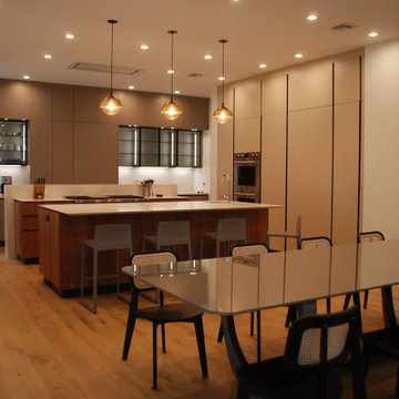Modern Kitchen in Earth Tones