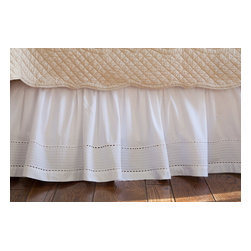 Taylor Linens - Tailored Pinefore White Bed Skirt - Bedskirts
