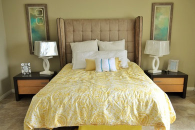 Bedroom - contemporary bedroom idea in Las Vegas