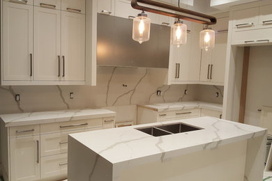 This is an example of a modern kitchen in Toronto.