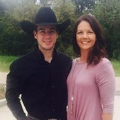 Melanie Holladay's photo
